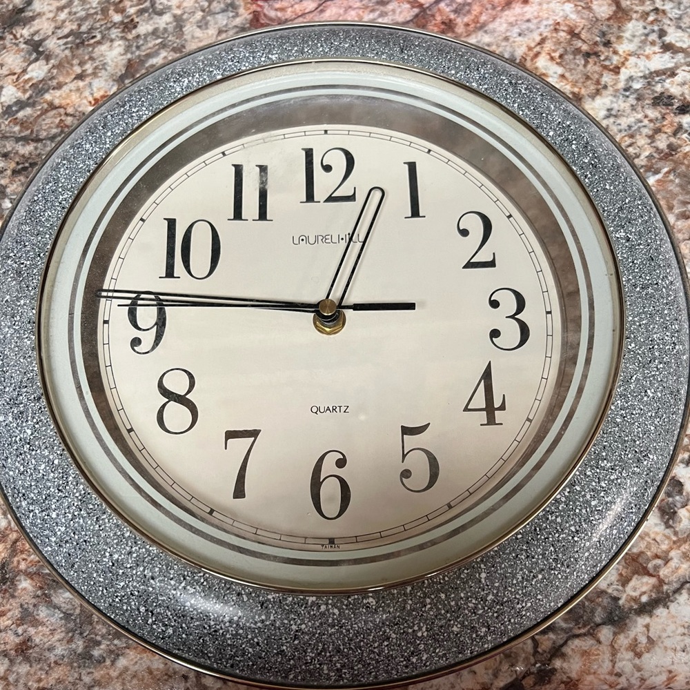 Clock runs on batteries